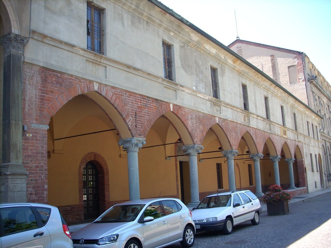 Old%20Ospedale%20Maggiore%2C%20Vercelli.%20Italy%20%2804%29.JPG